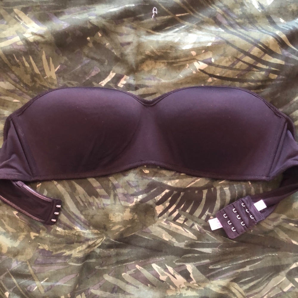 Victoria’s Secret pink strapless and wireless bra